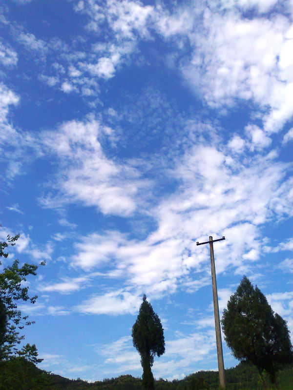 家乡的天空0.jpg