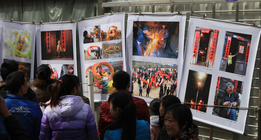 IMG_1984 光山白雀办街头影展--茶山行.jpg