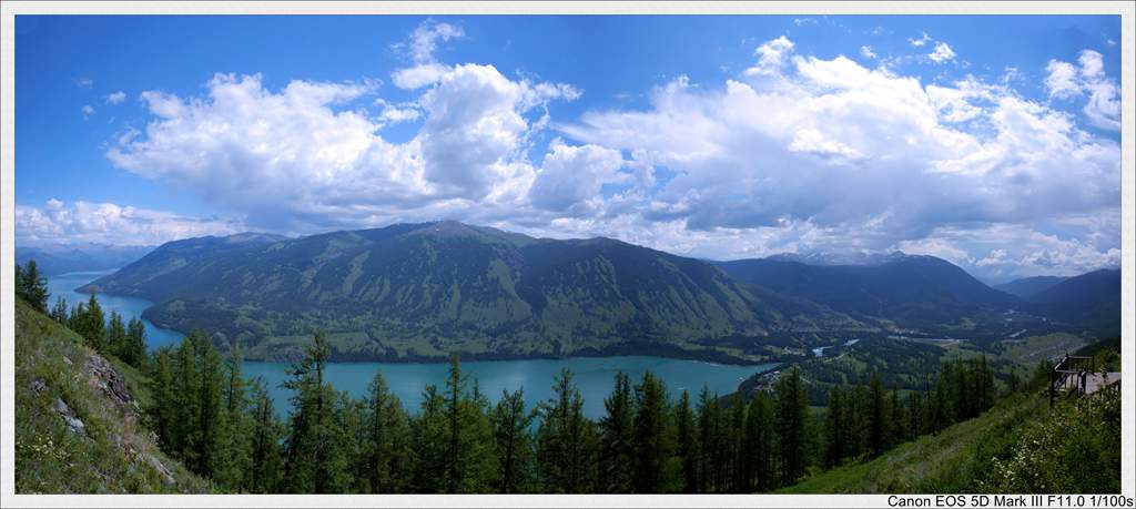 喀拉峻湖全景图.jpg