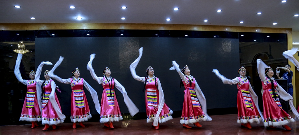 青海的藏族舞蹈