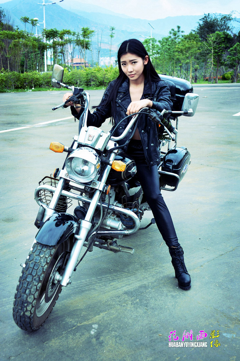 摩托女郎小颜 (1).jpg