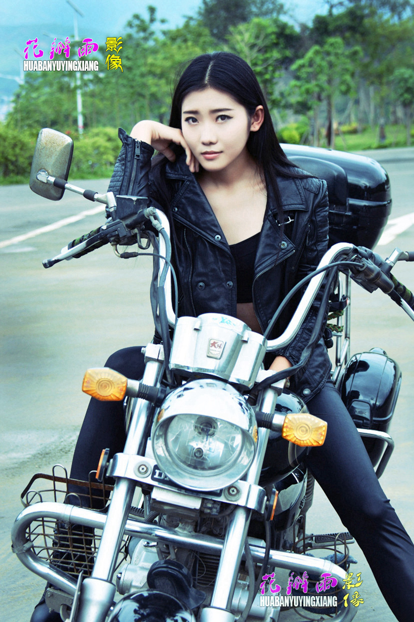 摩托女郎小颜 (4).jpg