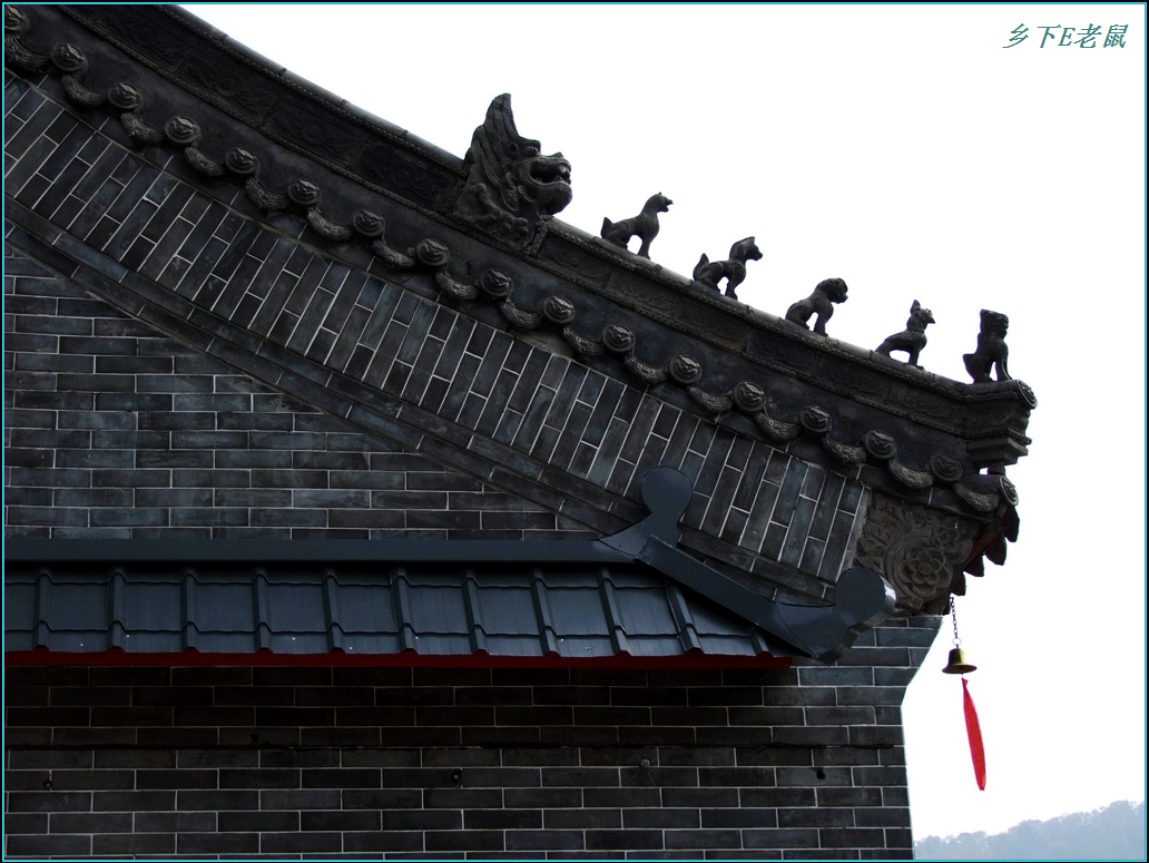 双灵寺的屋脊3.jpg
