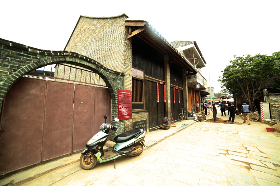 B32.JPG