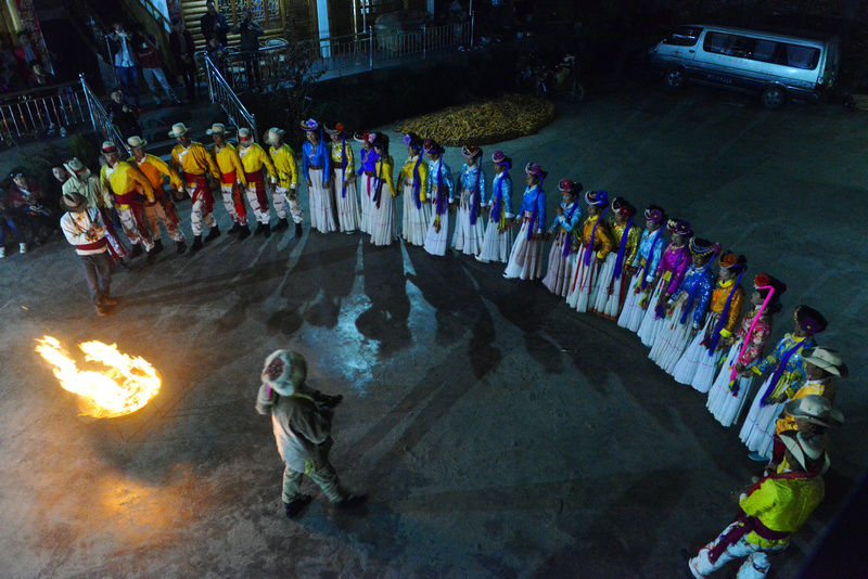 摩梭人的篝火晚会（摄影者：熊德成  联系电话：18908031811）DSC_5830.JPG