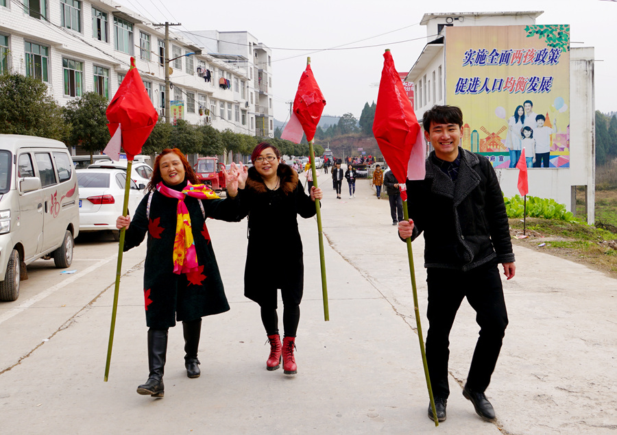 中国旅游摄影网南充站会员走进三会蛴蟆节