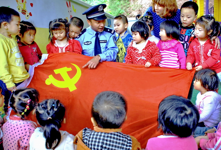 《第一次“党课”》_0149 (1).JPG