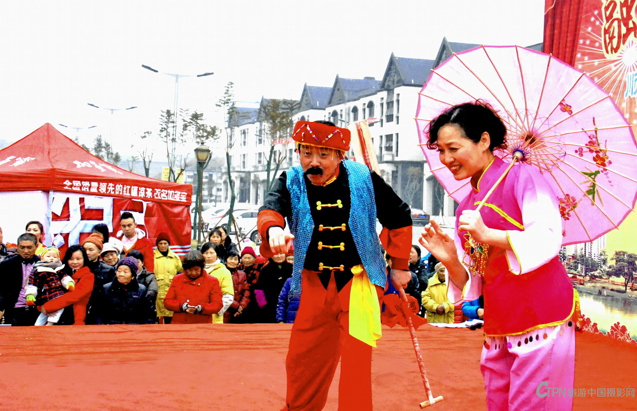 《文化广场唱彩调》_1038.JPG