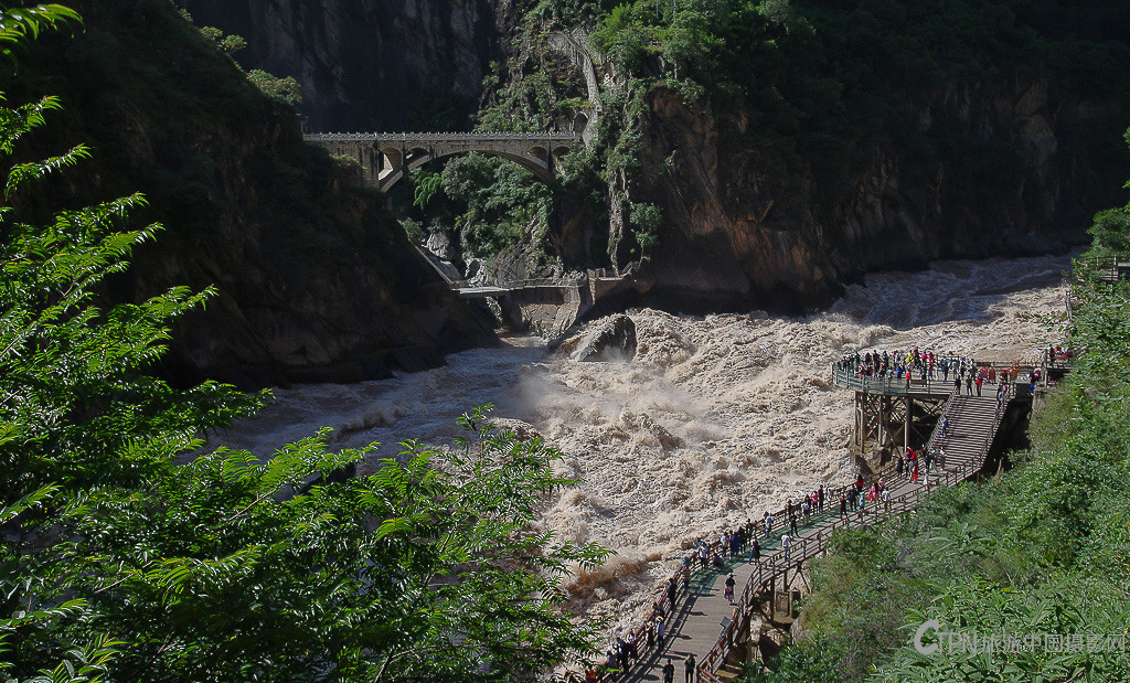 虎跳峡风光