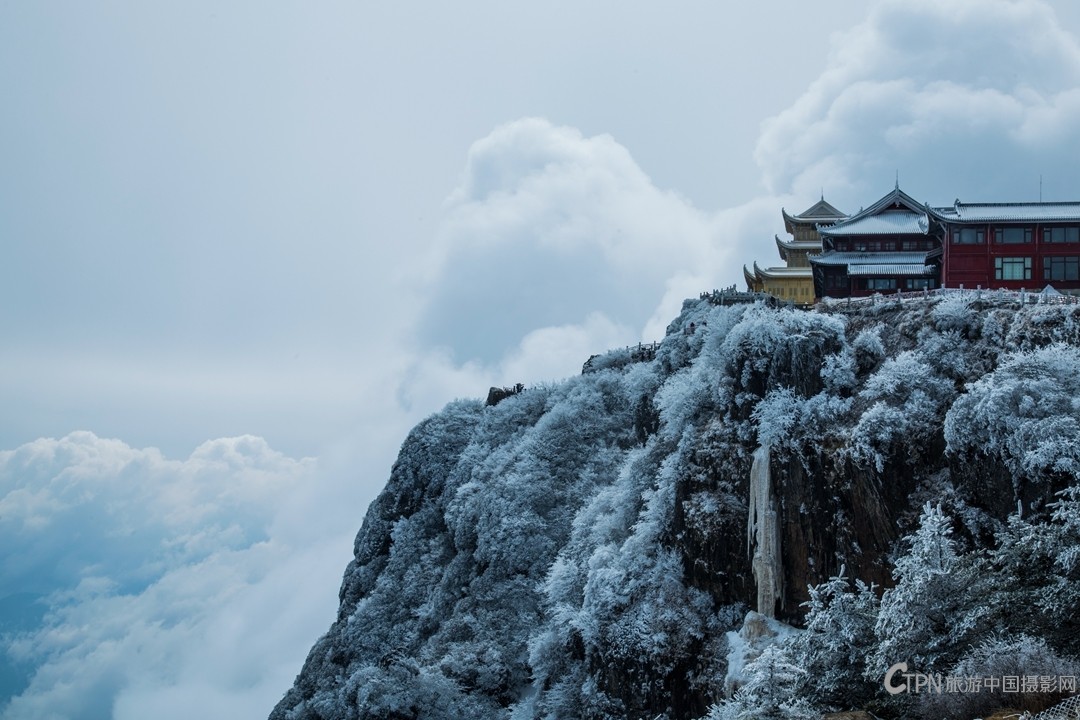 峨嵋山舍身崖