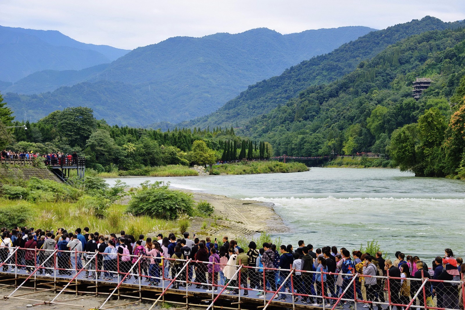 2018都江堰景区国庆节游人如织-张铨生摄_DSC7863.jpg