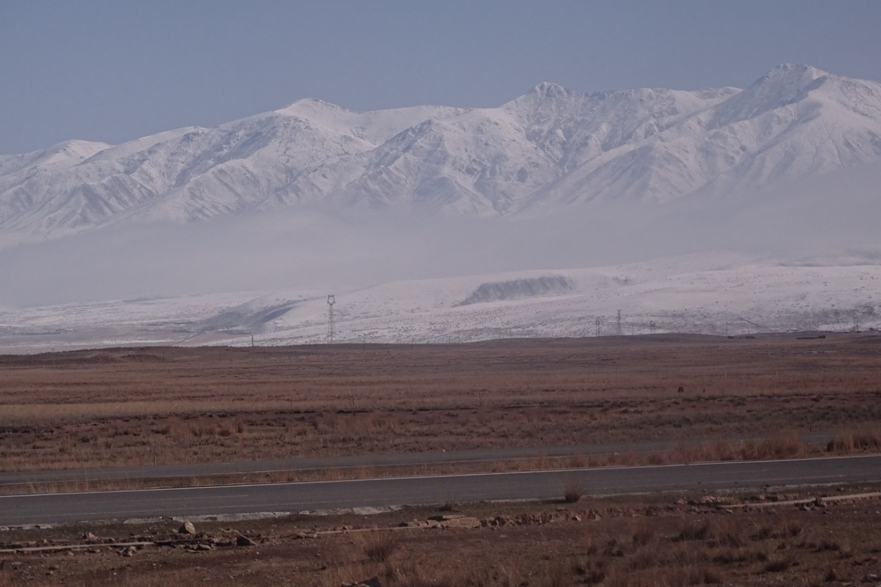 车上抓拍的山水风景4008.jpg