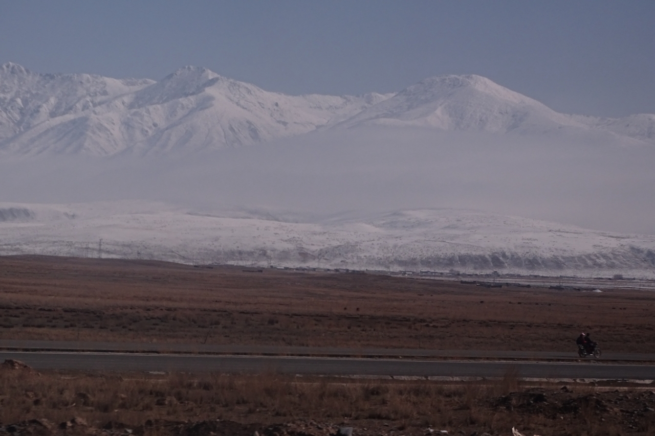 车上抓拍的山水风景4009.jpg