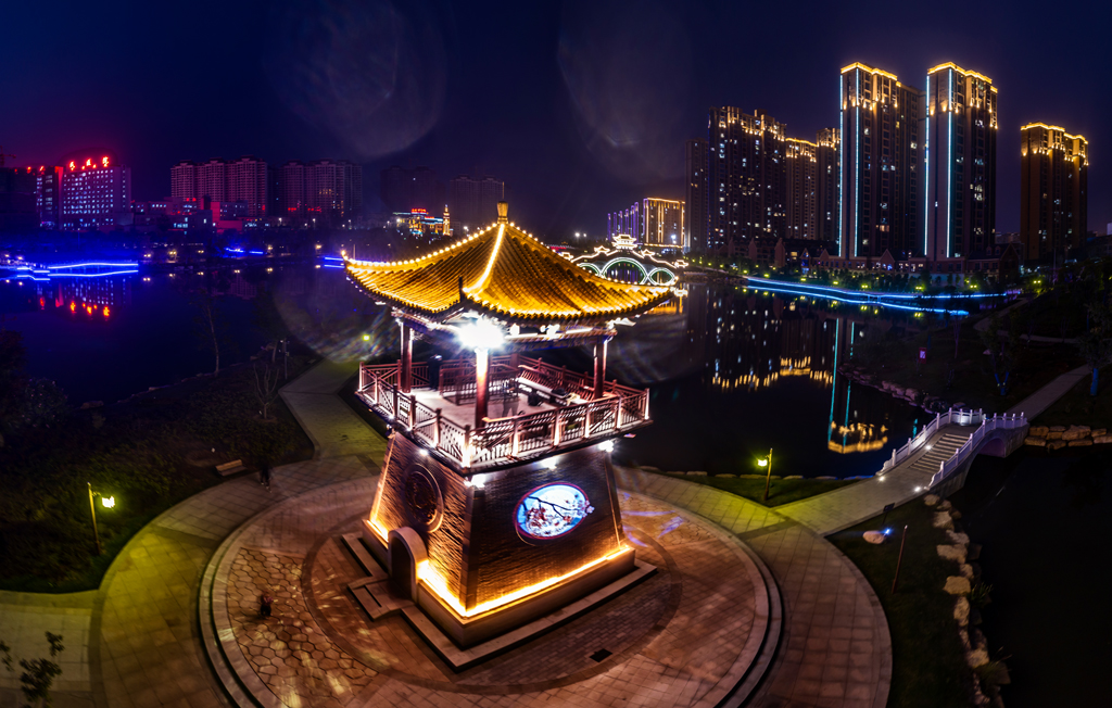 《靓丽龙湖》.jpg