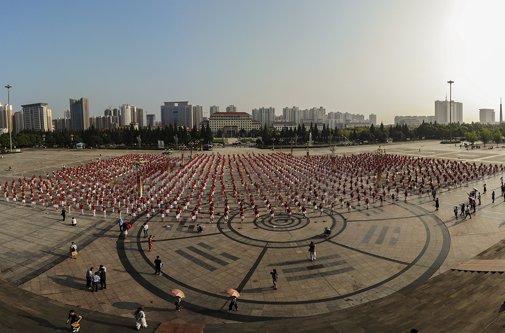 《天中广场全民健身》DJI_0304.jpg