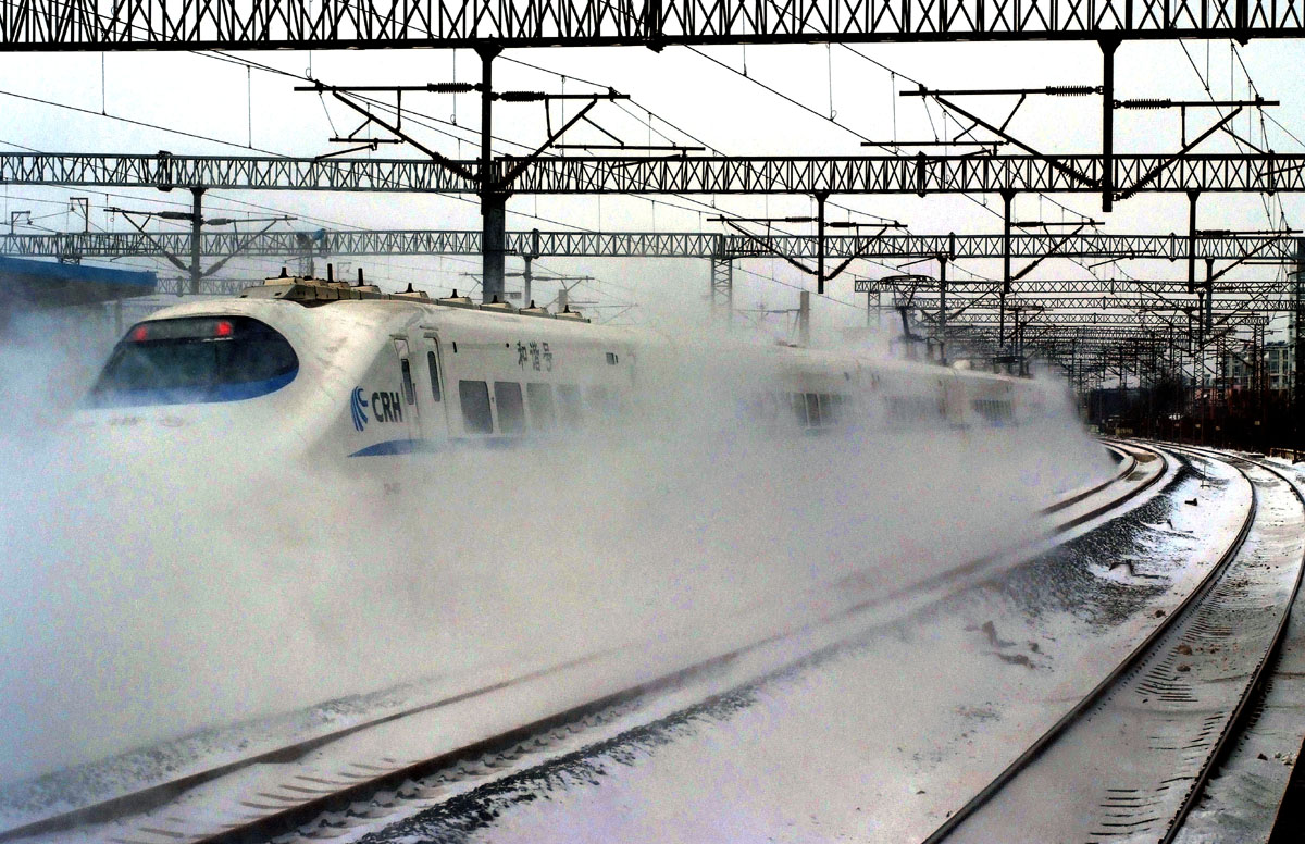 动车飞雪-潍坊站-于承森-13105361583.jpg