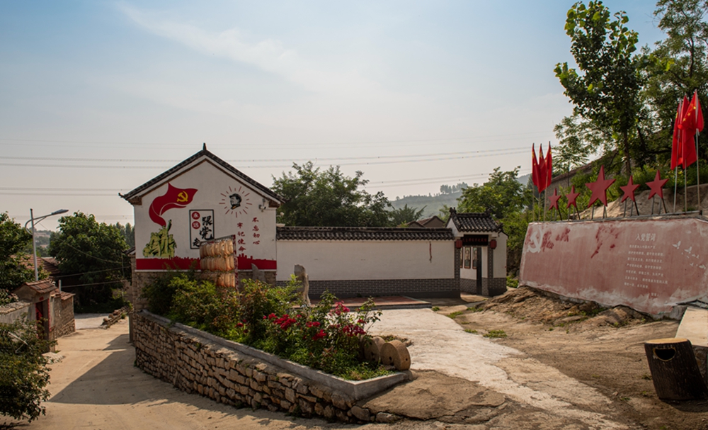 _DSC3732毛主席像章收藏馆副本16.jpg