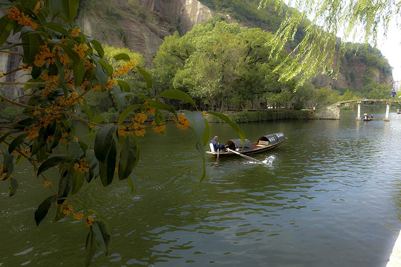 崔家铭《东湖.轻舟》拍摄于东湖 13793698503 潍坊市奎文区文化馆.jpg