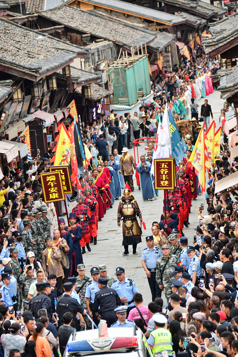 古装巡游1.JPG